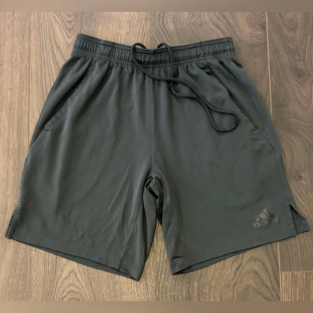 Adidas Bundle - Charcoal Men's Athletic Shorts and heathered grey dry fit tee -M